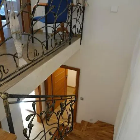 - Z Kominkiem I Duzym Tarasem, Sauna, Jacuzzi, Altana Z Grill, Z Mozliwoscia Wynajmu Dotakowych Pokoi - Schoenes Mit Kamin Und Grosser Terrasse, Sauna, Jacuzzi, Pavilion Mit Grill Und Der Option Zusaetzliche Zu