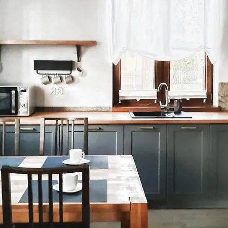 - Z Kominkiem I Duzym Tarasem, Sauna, Jacuzzi, Altana Z Grill, Z Mozliwoscia Wynajmu Dotakowych Pokoi - Schoenes Mit Kamin Und Grosser Terrasse, Sauna, Jacuzzi, Pavilion Mit Grill Und Der Option Zusaetzliche Zu דירה