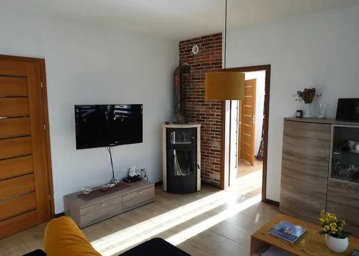 - Z Kominkiem I Duzym Tarasem, Sauna, Jacuzzi, Altana Z Grill, Z Mozliwoscia Wynajmu Dotakowych Pokoi - Schoenes Mit Kamin Und Grosser Terrasse, Sauna, Jacuzzi, Pavilion Mit Grill Und Der Option Zusaetzliche Zu Stegna (Pomerania)