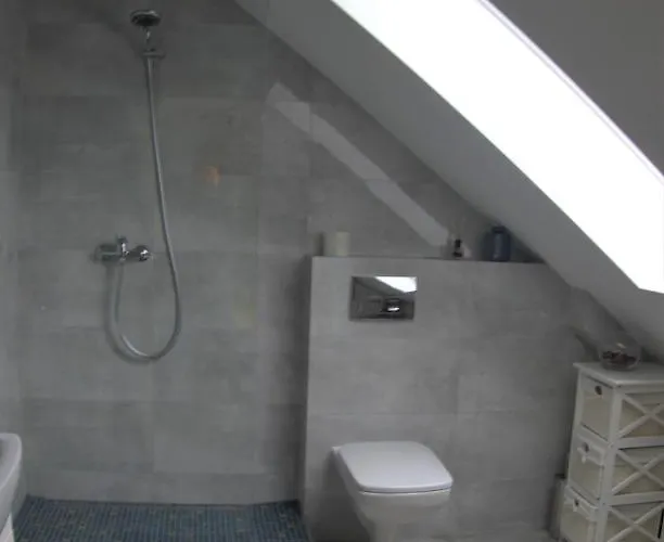 - Z Kominkiem I Duzym Tarasem, Sauna, Jacuzzi, Altana Z Grill, Z Mozliwoscia Wynajmu Dotakowych Pokoi - Schoenes Mit Kamin Und Grosser Terrasse, Sauna, Jacuzzi, Pavilion Mit Grill Und Der Option Zusaetzliche Zu * Stegna (Pomerania)